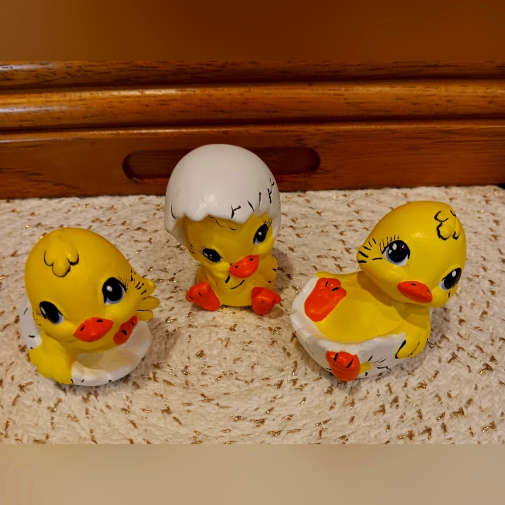 Vintage 1981 Handpainted Hatching Ducks